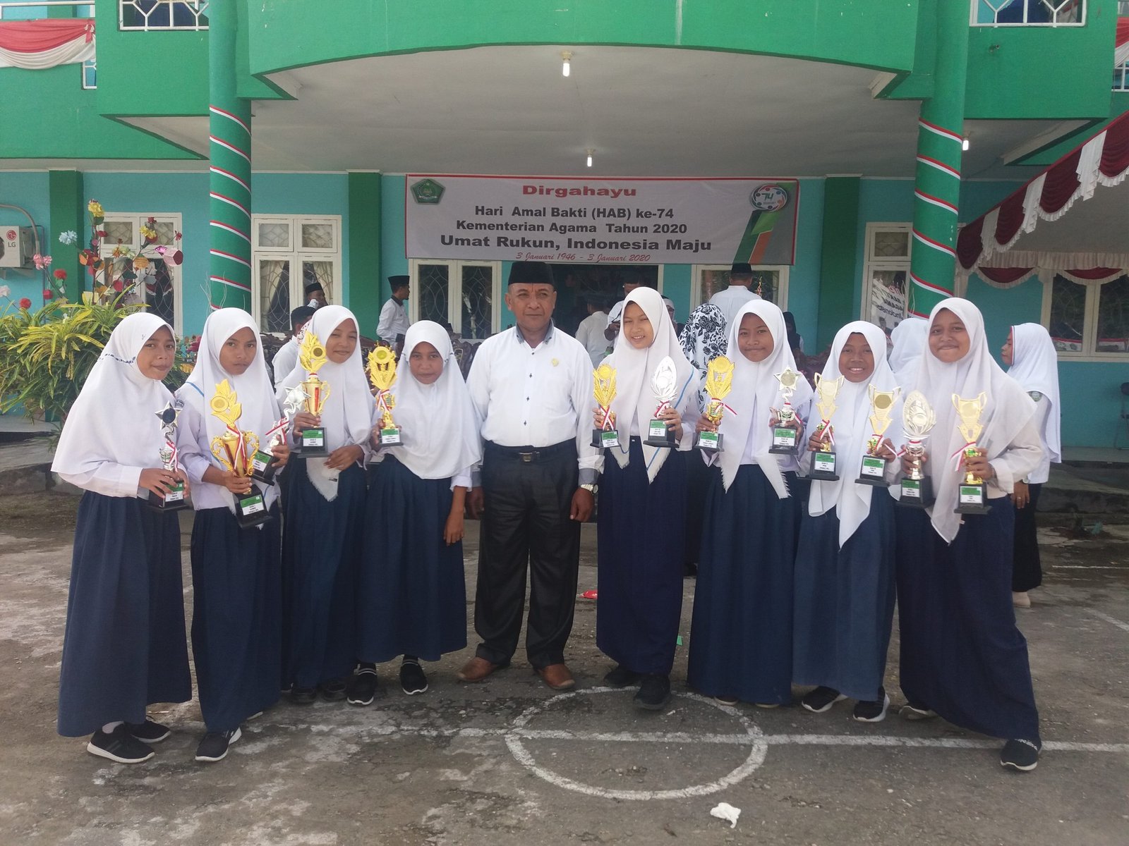 Juara Umum HAB Ke 74 Kemenag Sula Juara Umum HAB Ke 74 Kemenag Sula