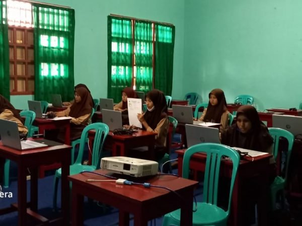 13 Siswa MTs Negeri 1 Sanana mengikuti Seleksi Nasional Peserta Didik Baru (SNPDB) MAN Insan Cendekia Tahun Pelajaran 2021/2022